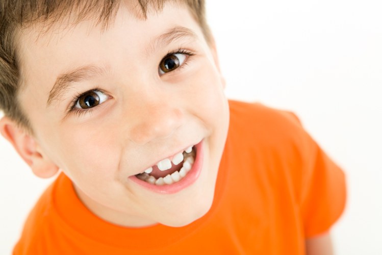 शिशु के दांतों के बीच गैप - डायस्टेमा - कारण और उपचार